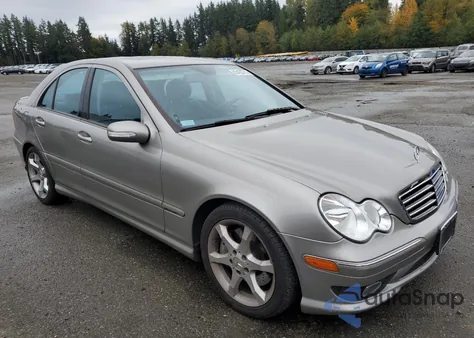 2007 Mercedes-Benz C 230 из США, поврежденный, VIN WDBRF52H17A951929